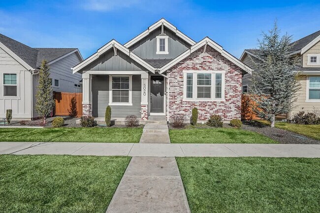 Building Photo - 5020 W Caragana St