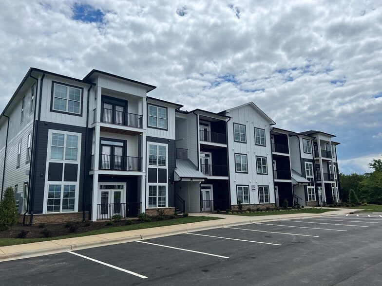 Highline North 602 Highline Dr Asheville NC 28804 Apartment Finder