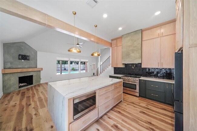 Building Photo - 6818 Amber Pine Ct