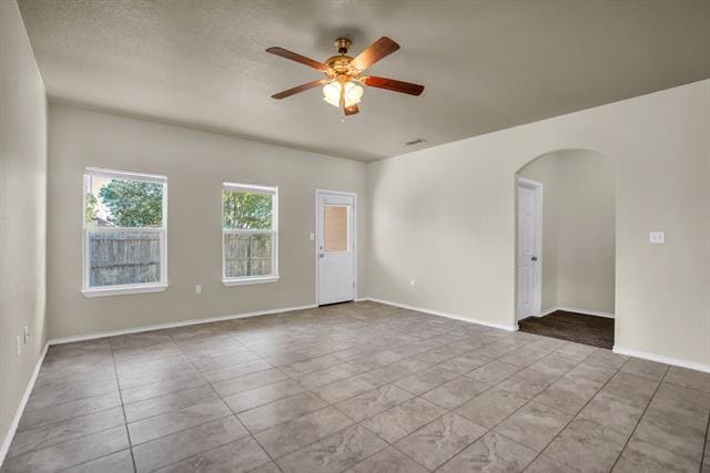 Building Photo - 2049 Meadow View Dr