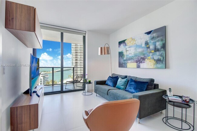 Building Photo - 501 NE 31st St