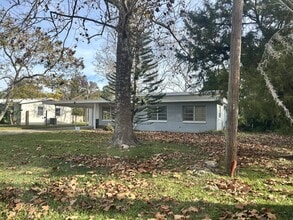 Building Photo - 14 Ronnie Cir