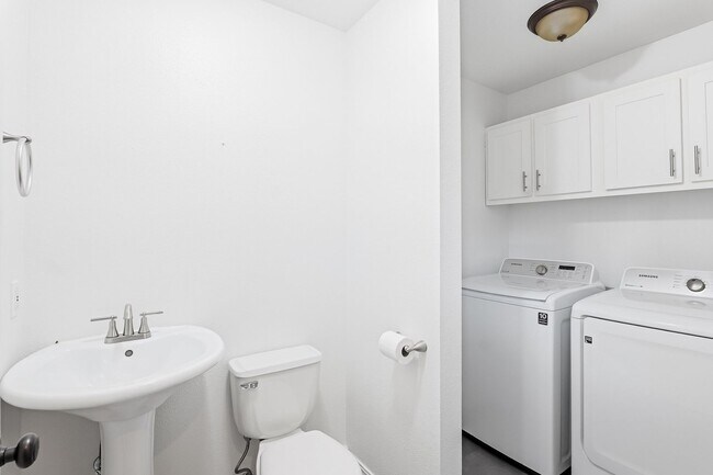 Building Photo - Orchard Hills Condominium Spacious 2-Bedroom Townhome with Modern Upgrades & Great Amenities