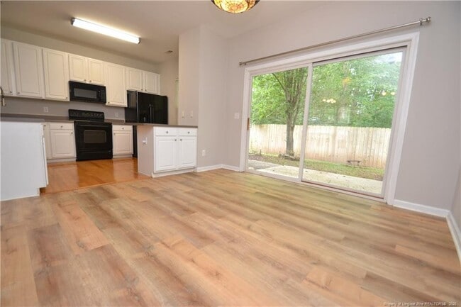 Building Photo - 600 Walnut Woods Dr