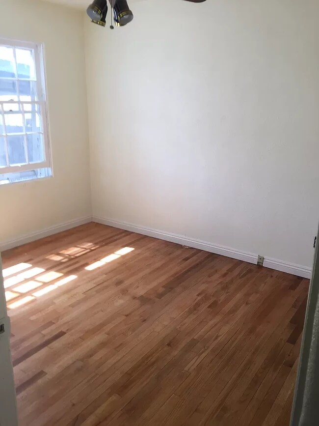 Building Photo - 4227 Pepper Dr