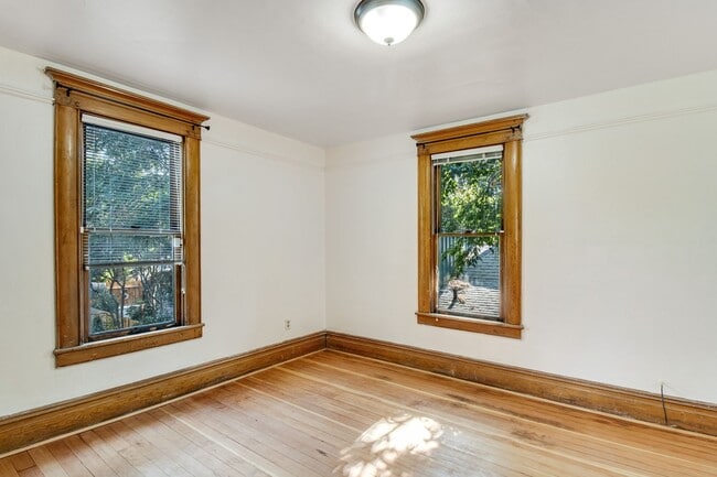 Building Photo - 510 S 14th St