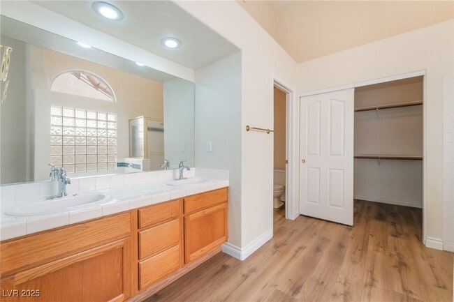 Building Photo - 8250 Fox Tail Way