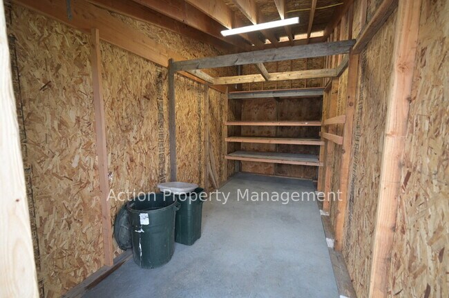 Building Photo - Updated Single-Level Home with Spacious Interior & Covered Parking