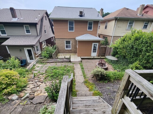 Building Photo - *Spacious & Updated 3BD/1BA Single-Family Home Available in Brookline*