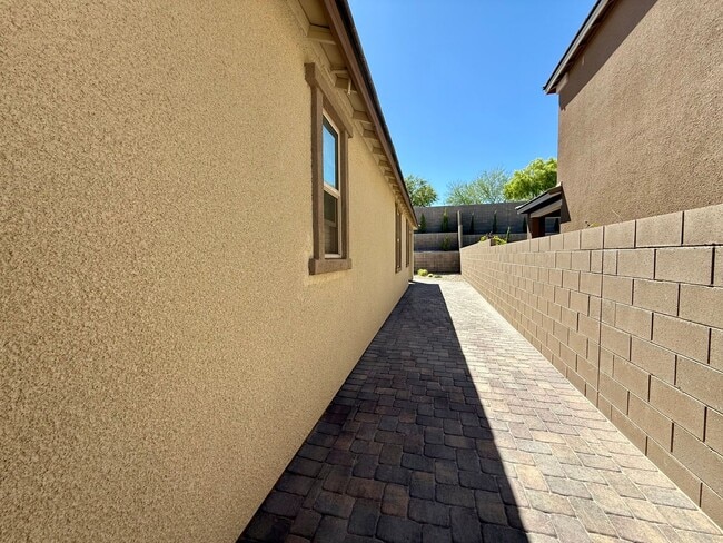 Building Photo - 3/BD 2/BA W/Den Prime Summerlin West Location – Beautiful One-Story Home