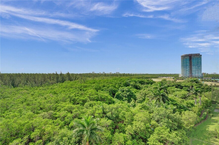 Building Photo - 14951 Royal Oaks Ln