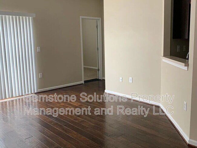 Building Photo - 2015 Lavender Ct