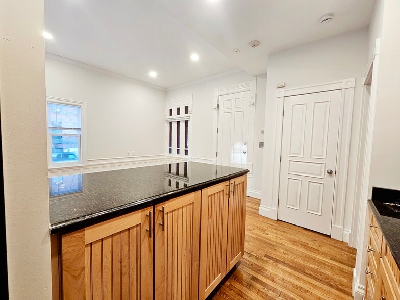 Building Photo - 197 Commonwealth Ave