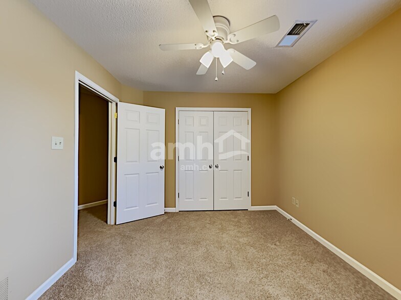 Building Photo - 8739 Overcup Oaks Dr