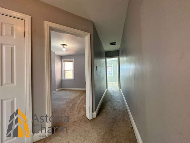 Building Photo - Spacious 3BR/2BA Home with Finished Baseme...