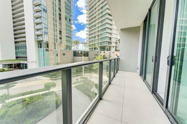 Building Photo - 501 NE 31st St