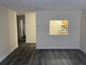 Building Photo - FREE MONTH  PACKARS CORNER BU AREA  Modern 1 bed with Large LR and BR areas, HT and HW Inc NO FEE