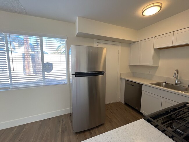 Building Photo - 1304 Rexford Pl