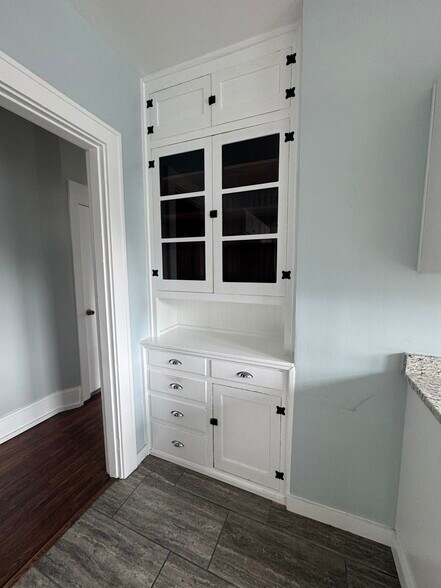 Building Photo - 2900 Wasson Rd