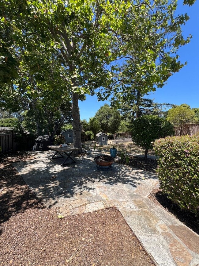 Building Photo - Beautiful 3 Bedroom Home in Scotts Valley — Spacious Yard & Ideal Location!