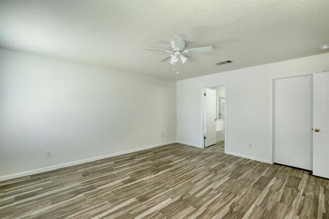 Building Photo - 1204 Kenneys Way