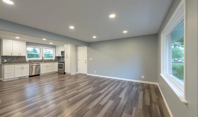 Building Photo - Fully Remodeled 3 Bedroom, 3 Bath Close To Purdue!