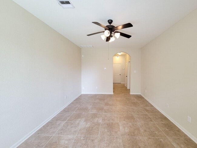 Building Photo - NEW 3 BEDROOM 2.5 BATH 2 CAR GARAGE HOME I...