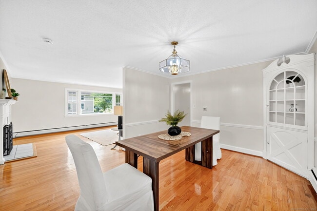 Building Photo - 36 Westmoreland Dr