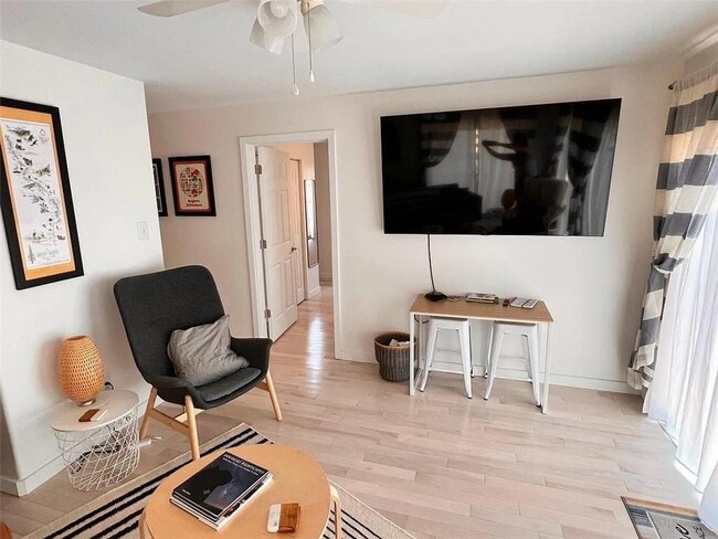 Building Photo - 4 Ulverston Dr