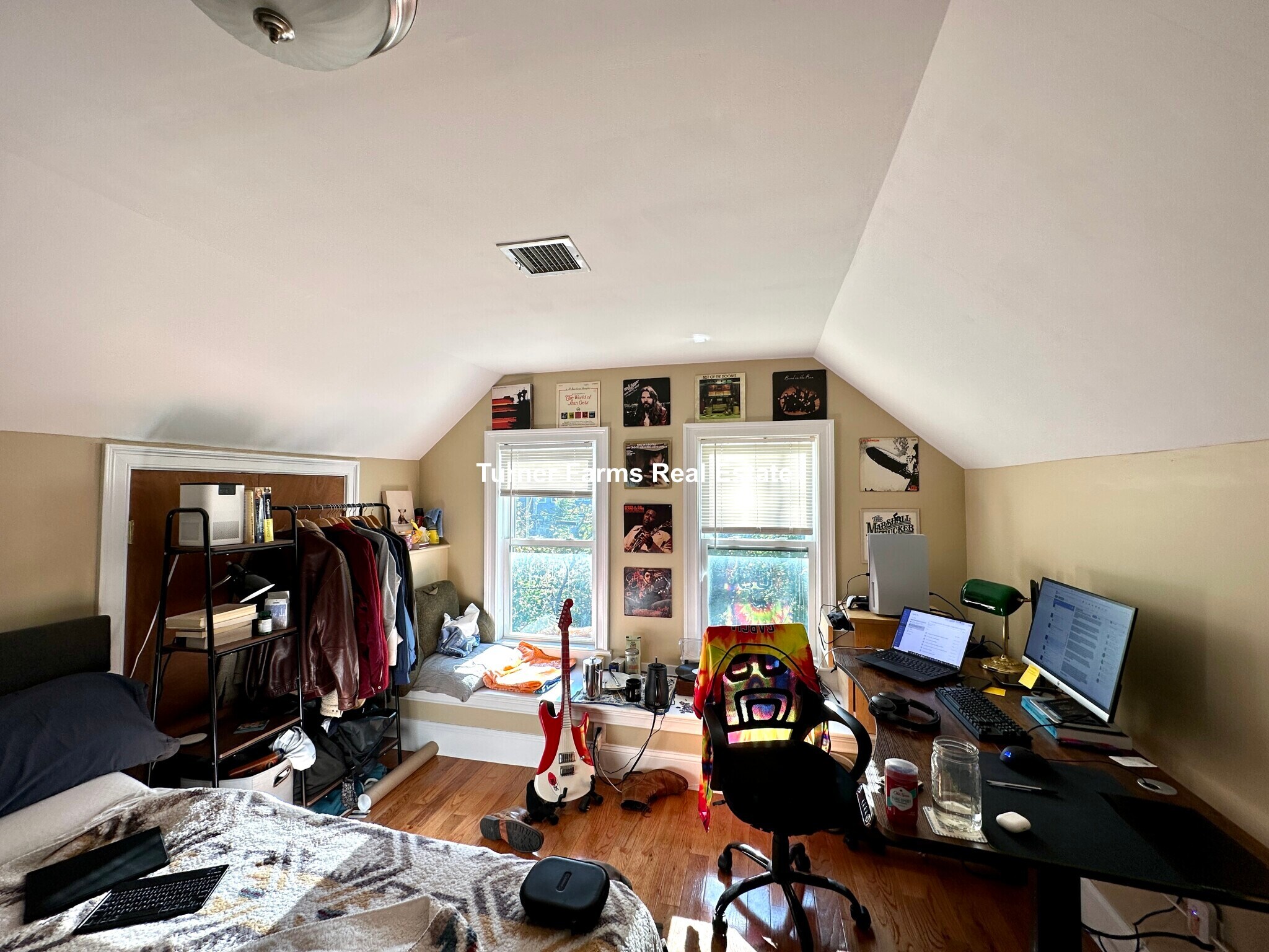 Building Photo - 44 Hillside St