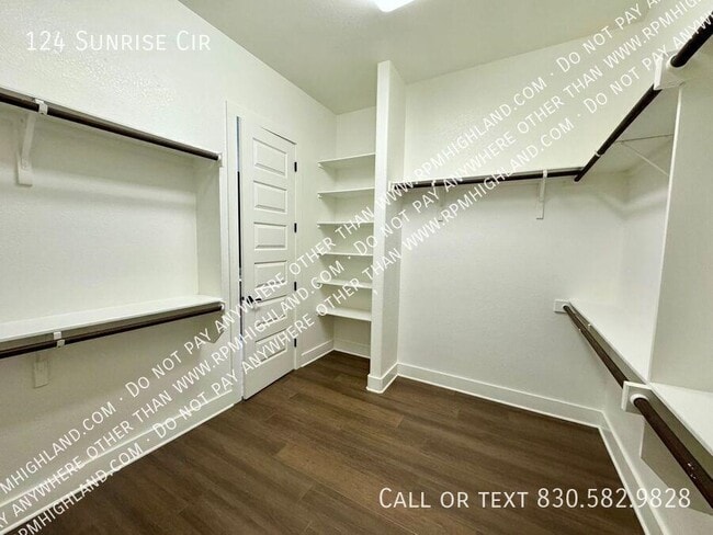 Building Photo - 124 Sunrise Cir