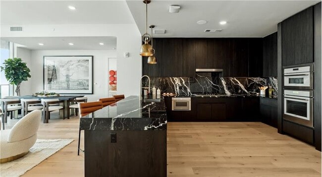 Building Photo - 601 Guadalupe St