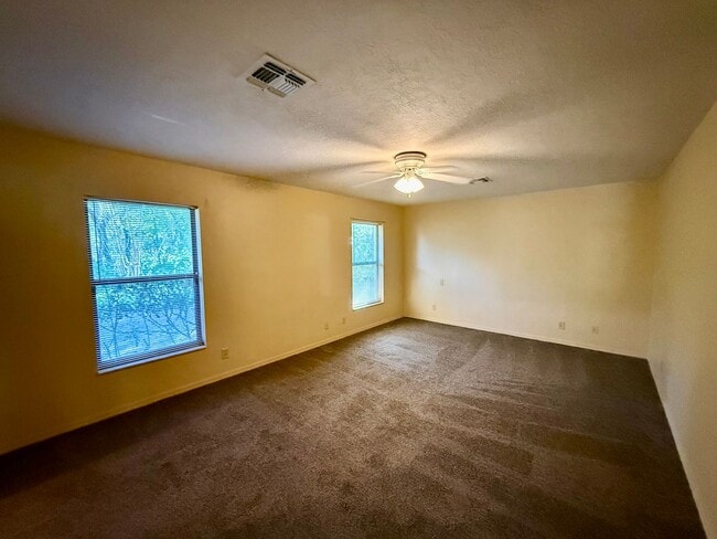 Building Photo - 2BR/2BA Home in Rainbow Springs Country Cl...