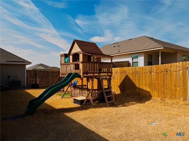 Building Photo - 110 Ayla Marie Dr