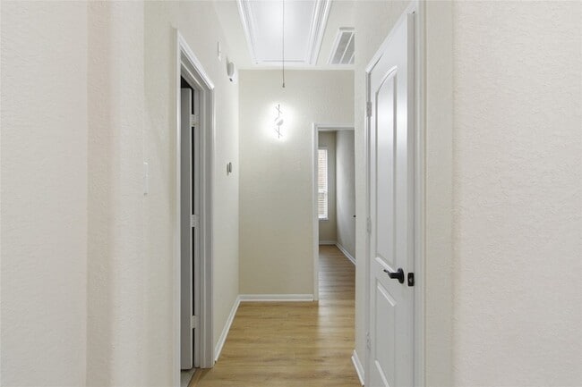 Building Photo - 23430 Banks Mill Dr