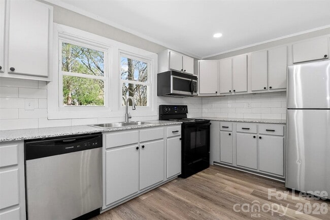 Building Photo - 510 S 12th St