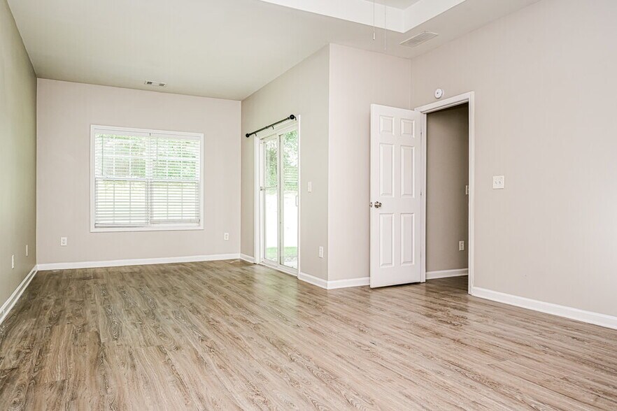 Building Photo - 512 Anglewood Trace