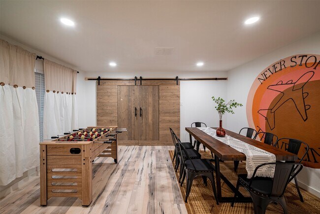 Building Photo - 5918 Lattimer Dr