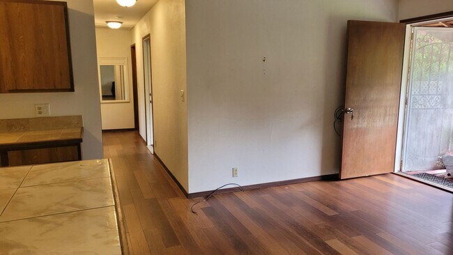 Building Photo - 15-1876 19th Ave