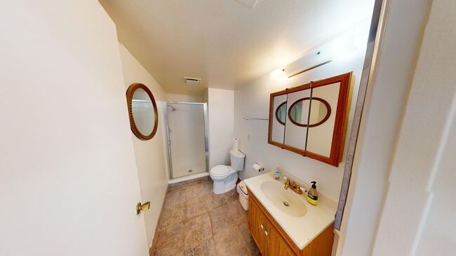 Building Photo - Cozy 3B2B located in a convenient area in Chino Hills!