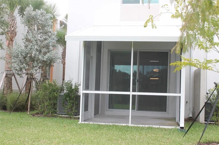 Building Photo - 4756 SW 63rd Ter