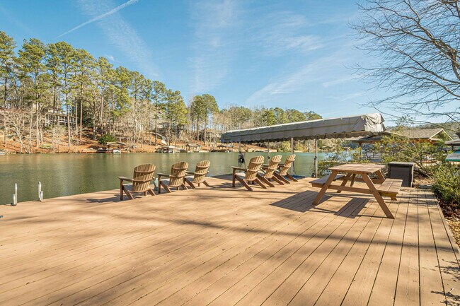 Building Photo - 117 Lakeview Cir