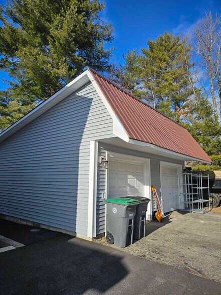 Building Photo - 1230 Smyth Rd