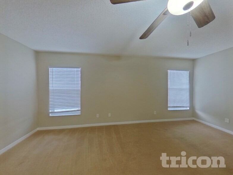 Building Photo - 1026 Sandhill St