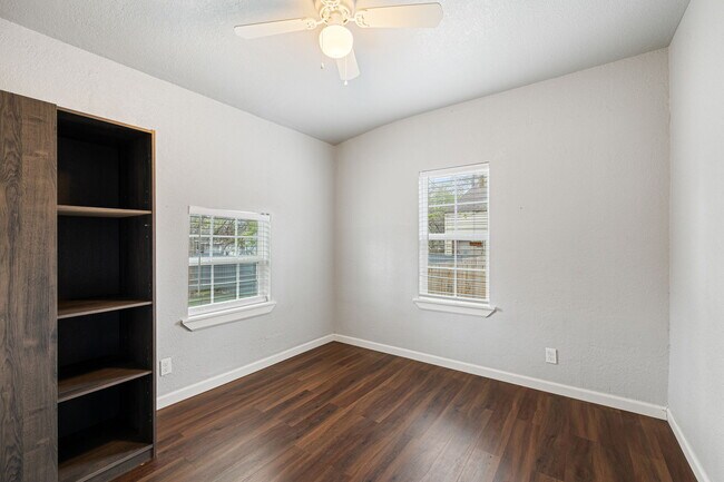 Building Photo - 4012 S Hudson Ave