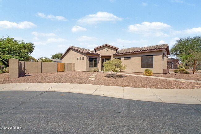Building Photo - 1902 E Desert Ln