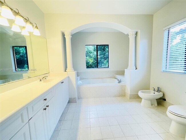 Building Photo - 7636 SW 193rd Ln