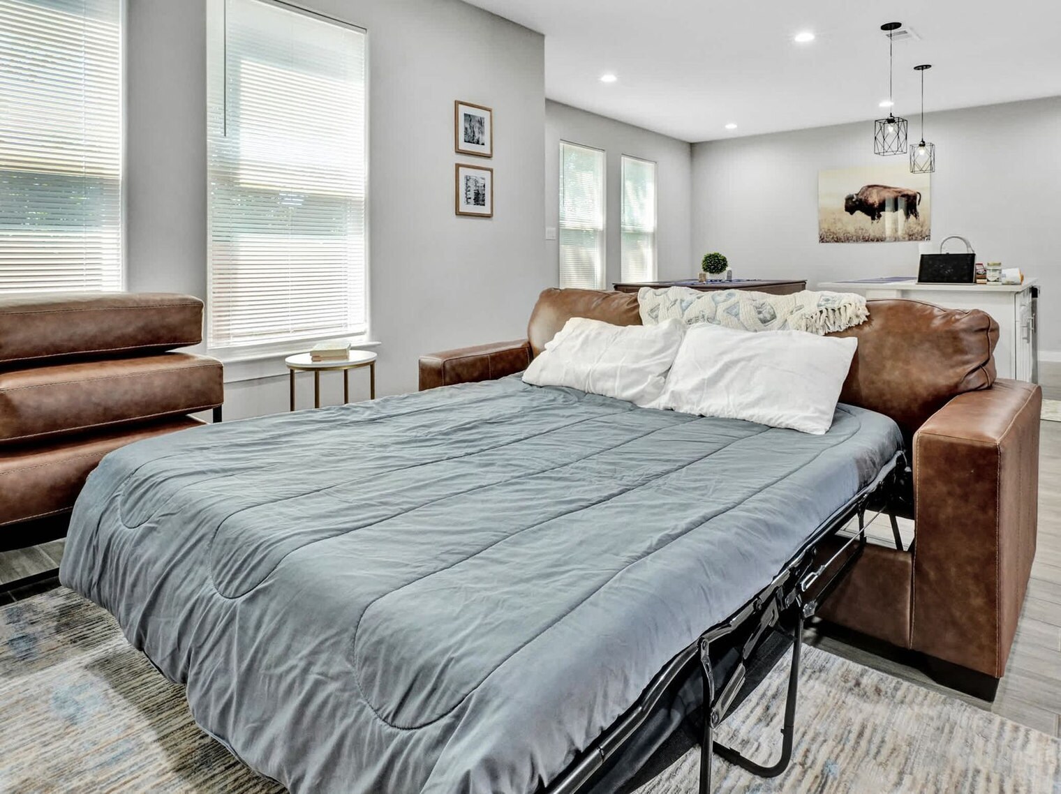 Building Photo - 721 Perry Ave