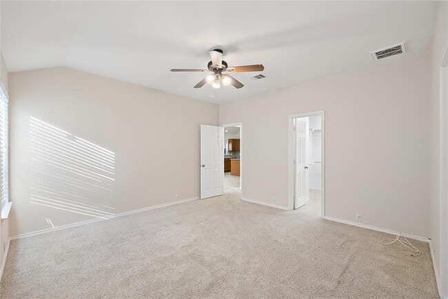 Building Photo - 2920 Collingwood Dr