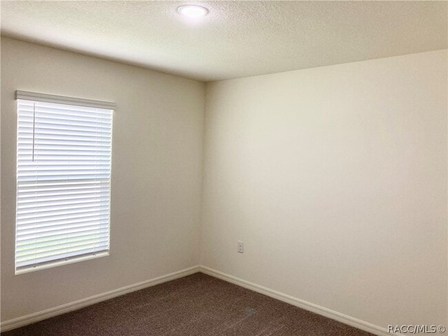 Building Photo - 614 W Fairways View Dr